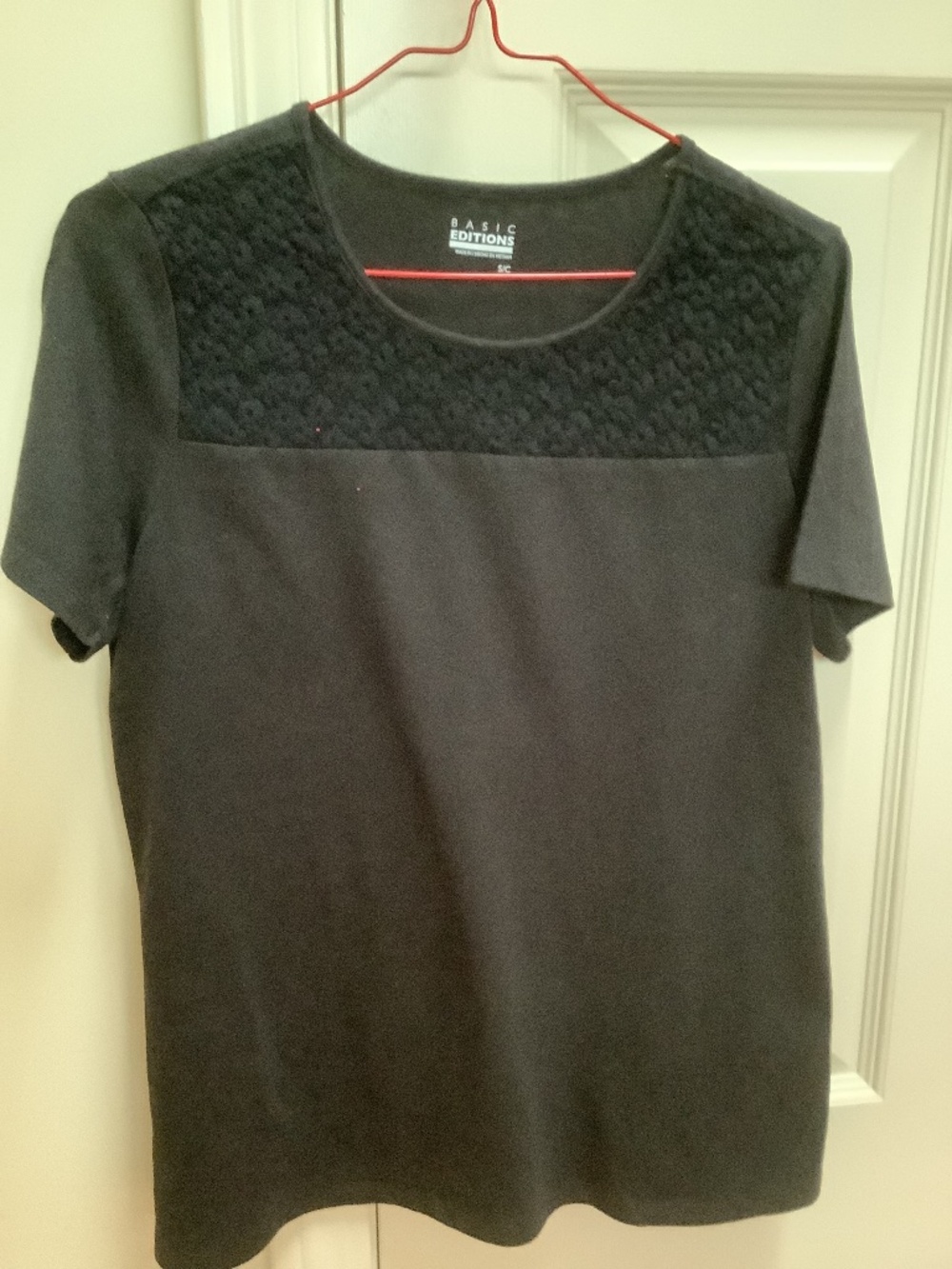 Basic Editions Jet Black top. Size small